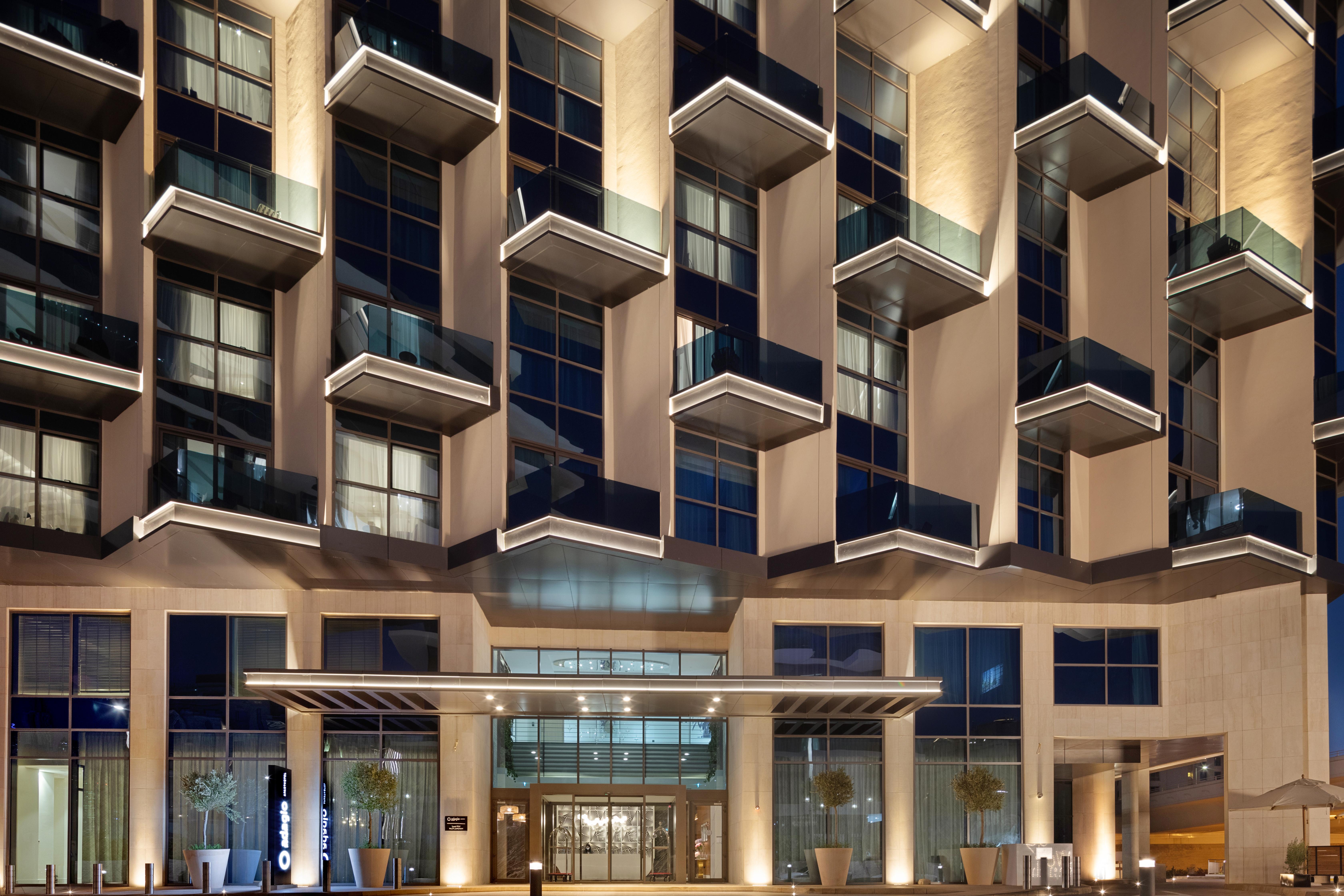 Adagio Premium The Palm Aparthotel Dubai Exterior photo