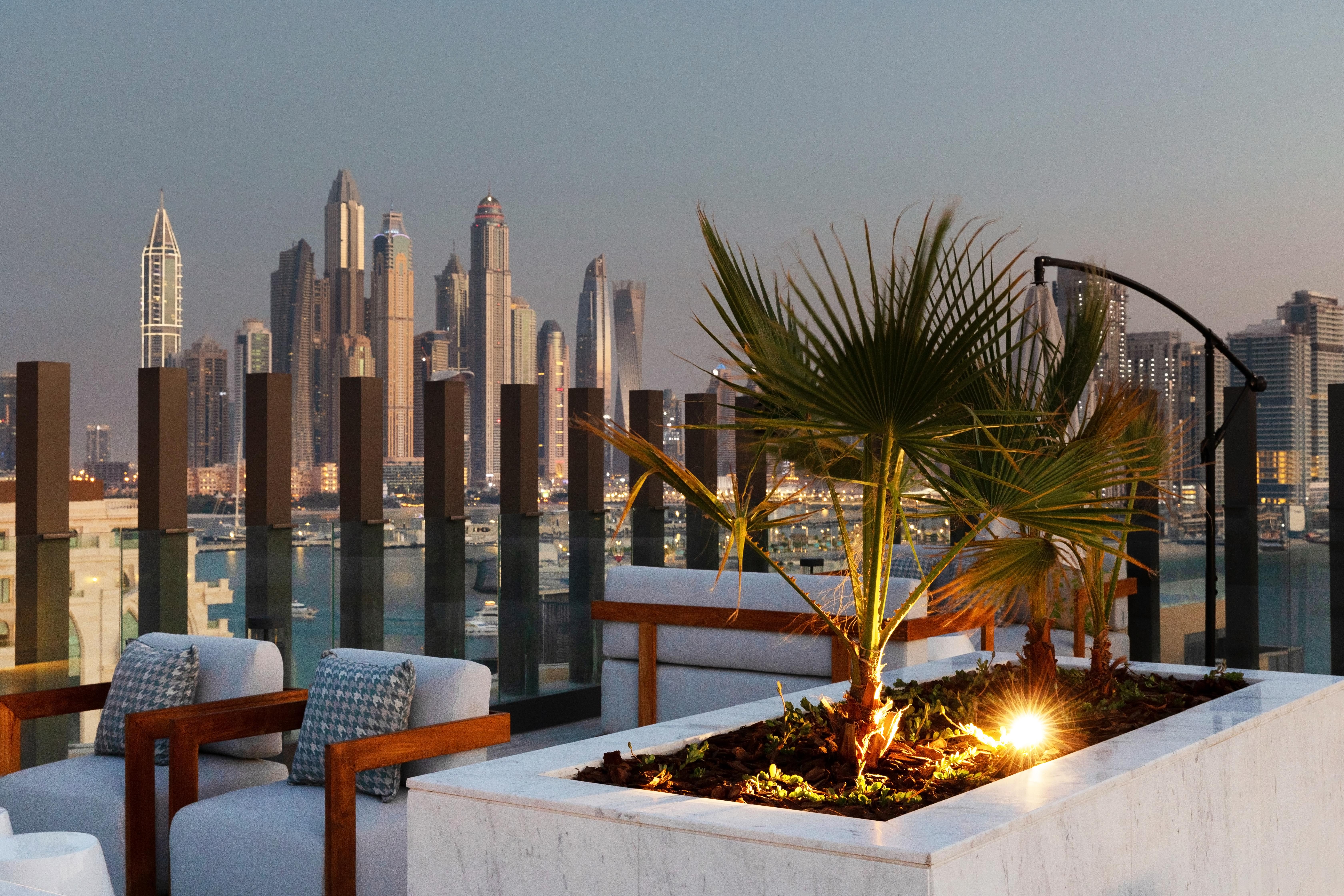 Adagio Premium The Palm Aparthotel Dubai Exterior photo